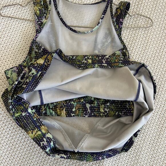 Lululemon Running in the City Tank Top Size 8 - Picture 8 of 12